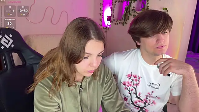 RobertAndLinela live sex cam