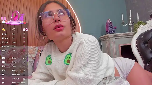 NayeCloud live sex cam