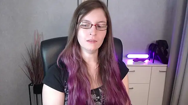 emmaxDelight's cam snapshot