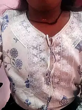 pari_rani7's cam snapshot