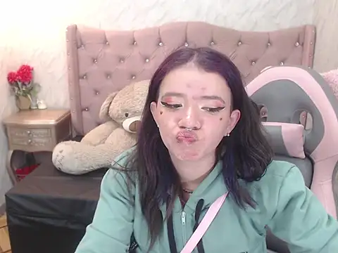 EmilyWildde's cam snapshot