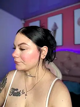 Megaan__More's cam snapshot