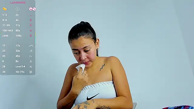 gaby_baby's cam snapshot