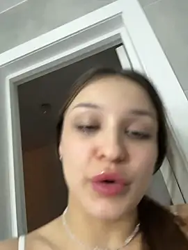 ErikaMuse's cam snapshot