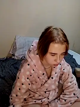 Gussie_Bridie's cam snapshot