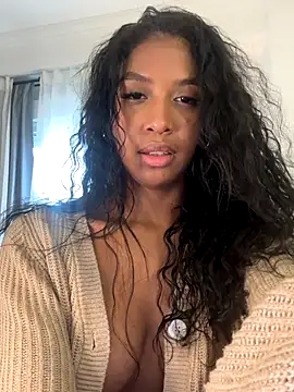 IamCrystal2 live sex cam