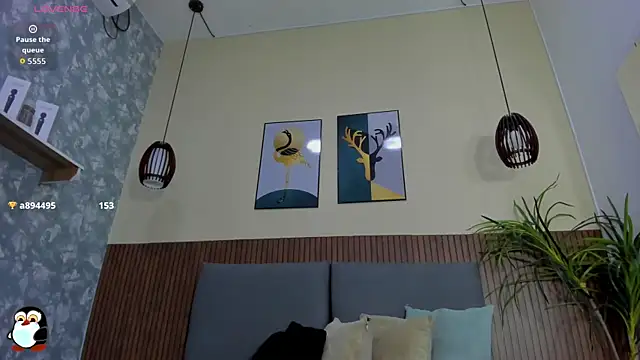 EmillyHarper_'s cam snapshot