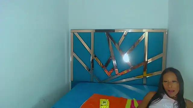 monserrath_bitch_naughty's cam snapshot