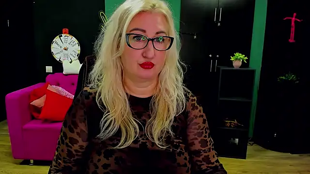 ChristyBrooks's cam snapshot