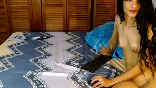 YourCoupleHot's cam snapshot