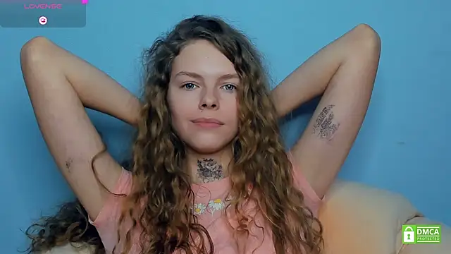 RayaNenlia live sex cam