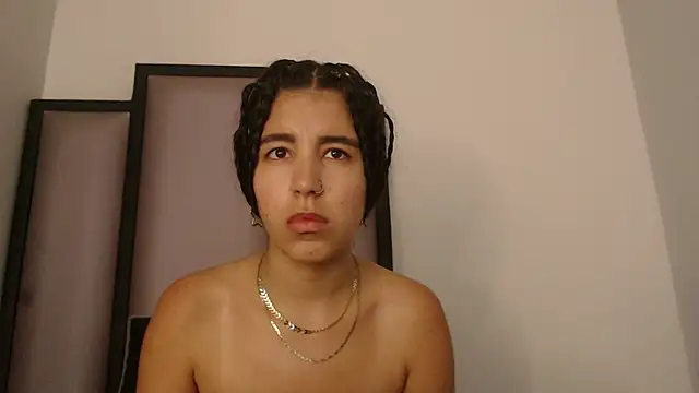 Lucy-23's cam snapshot