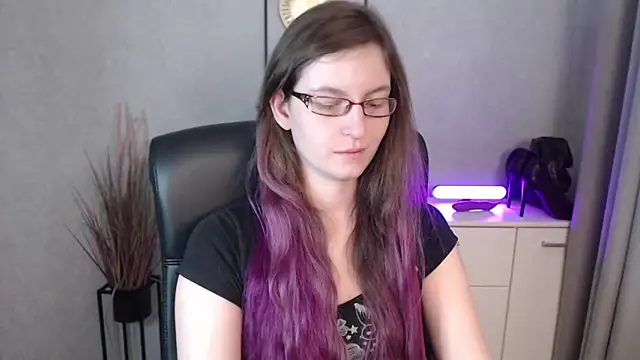 emmaxDelight's cam snapshot