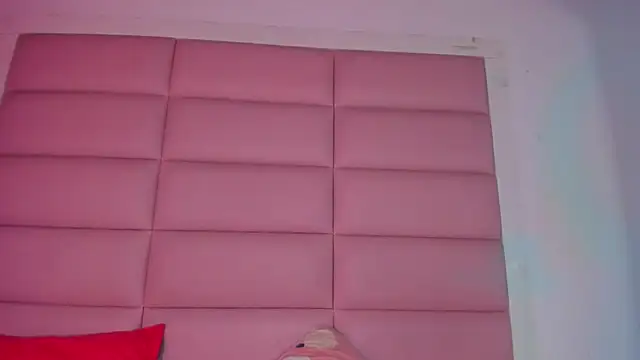 little-Emma's cam snapshot