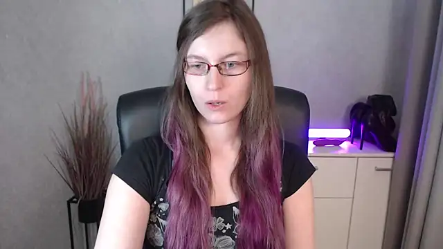 emmaxDelight's cam snapshot