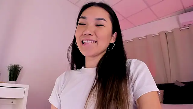 Divine_Madeleine's cam snapshot