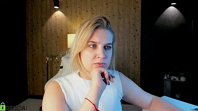 LunasShine's cam snapshot