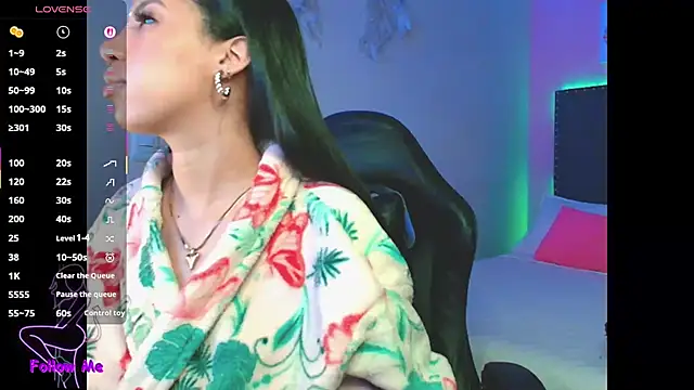 SallyWhitee's cam snapshot