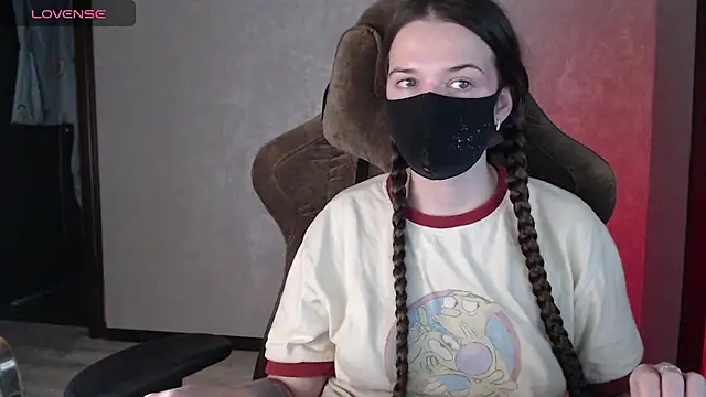 ZlatoslavaLo live sex cam