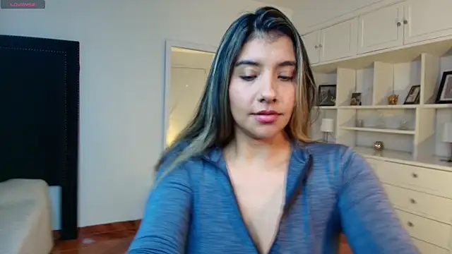 nina_moen's cam snapshot