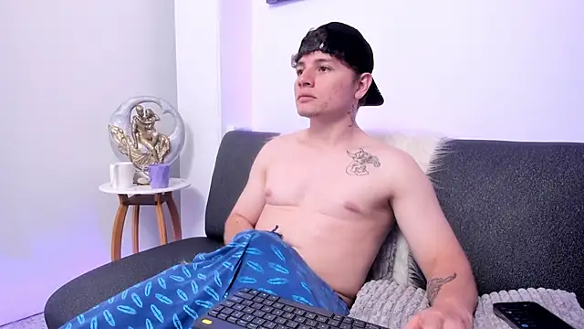 Leoo_Miller's cam snapshot