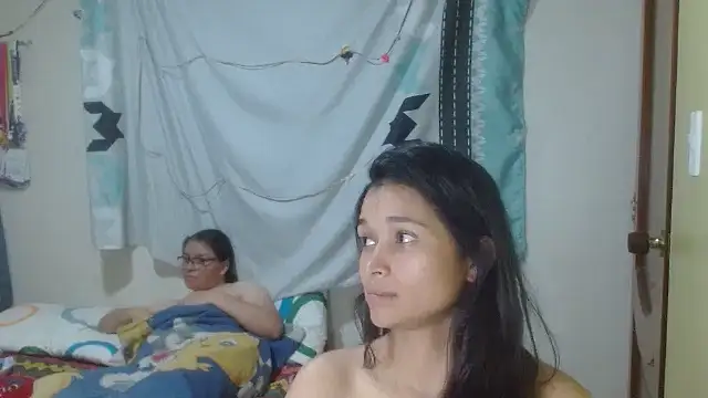 clayre_and_jill's web cam