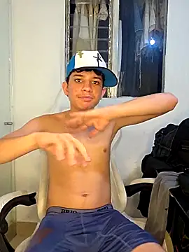 SebatianLittle_'s cam snapshot