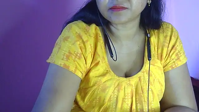 Pooja-suman's cam snapshot