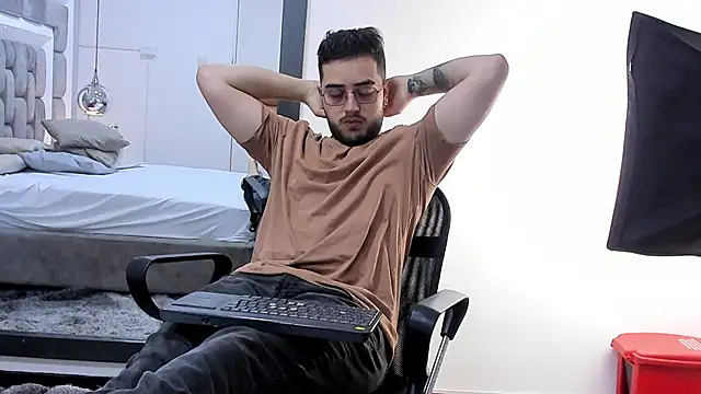 Ethan_Greys's cam snapshot