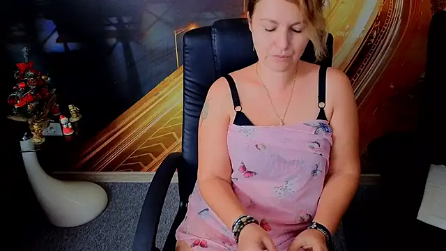 EmmaxPark's cam snapshot