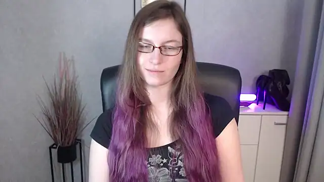 emmaxDelight's cam snapshot