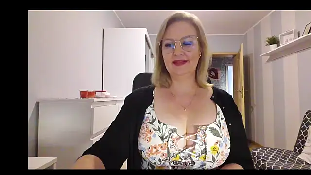 DianaLive live sex cam