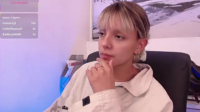 peyton_golden1's cam snapshot