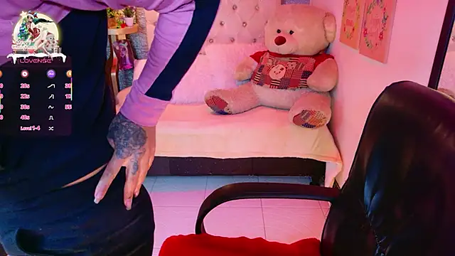 meghan_nill's cam snapshot