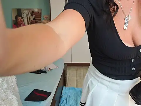 CherryCherry03's cam snapshot