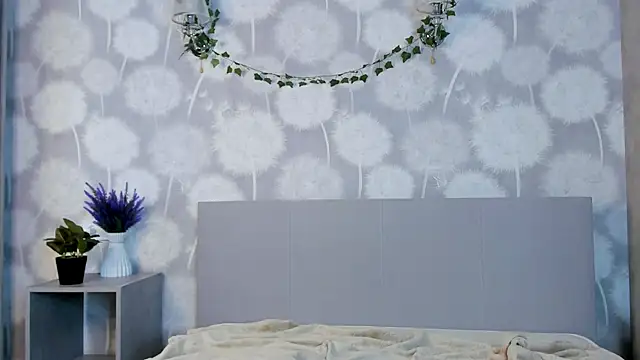 FoxFever's cam snapshot