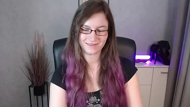 emmaxDelight's cam snapshot