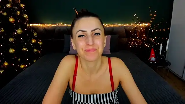 Rebecca_Diamond's cam snapshot