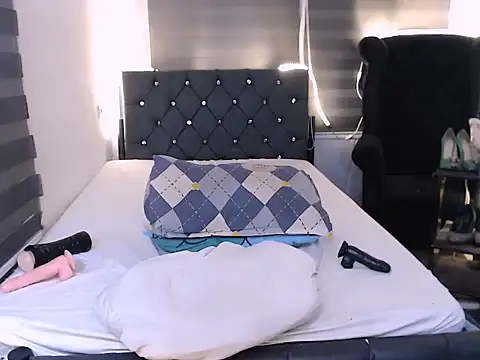 sylvannia_cumslut's cam snapshot