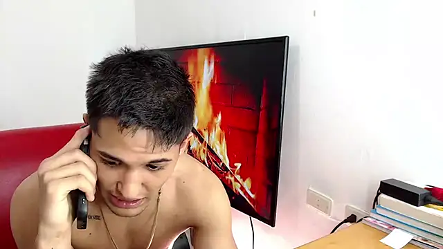 Alex_mojica live sex cam