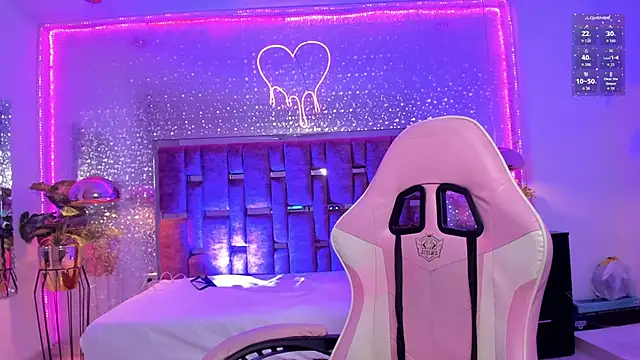 KylieVictoria live sex cam