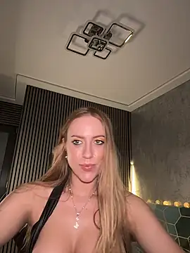 LunaAlya's cam snapshot