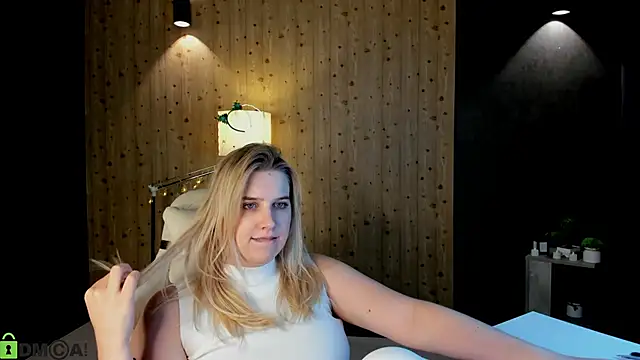 LunasShine's cam snapshot