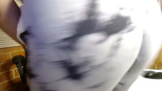 Lunaartistry's cam snapshot