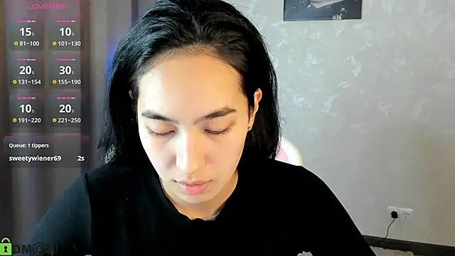 FlirtyAura's cam snapshot