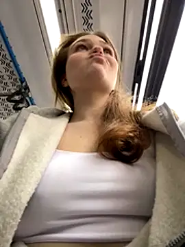 RussianWoman's cam snapshot