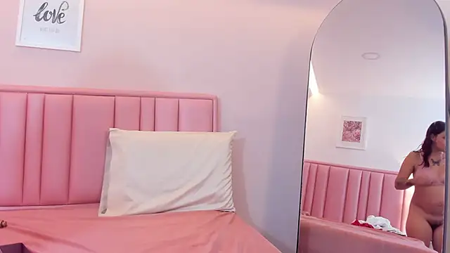 mariana_pregnant_'s cam snapshot