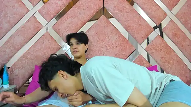 Yui_And_rin_'s cam snapshot