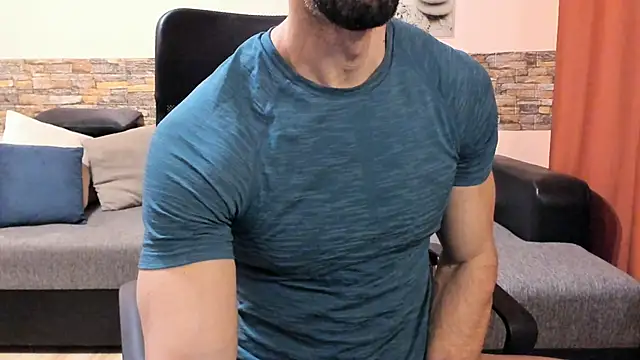 HotHunkTrainer's cam snapshot