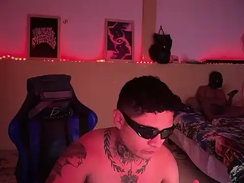 NakedMuse's cam snapshot